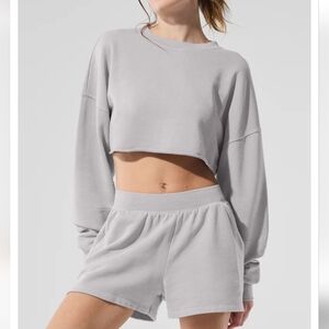 Alo Yoga Washed Extreme Set | Grey Sky Wash Cropped Pullover & Shorts sz XS 2pc